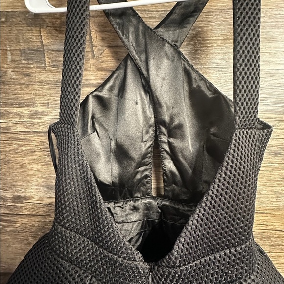 Maslavi Black Sleeveless Halter Fit and Flare Prom Formal Dress - Picture 9 of 11